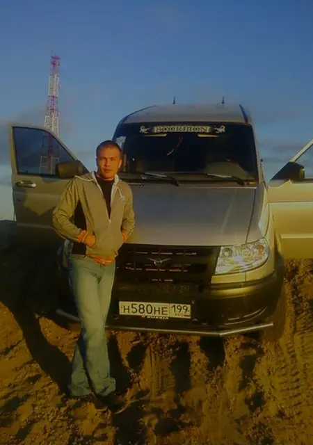 Я Макс, 40, знакомлюсь без обязательств в Новом Уренгое