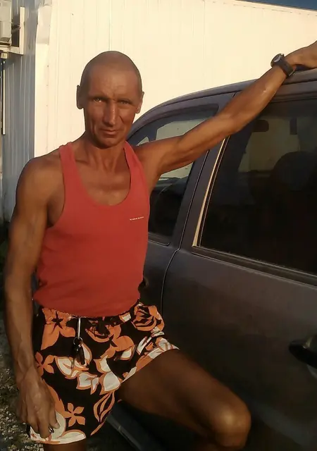 Gena из Брянска, мне 60, познакомлюсь на одну ночь