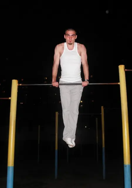 Роман из Железнодорожного, мне 37, познакомлюсь на одну ночь