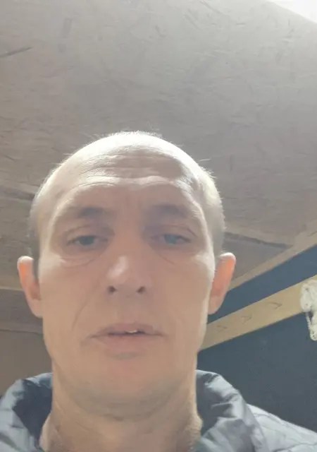 Я Александр, 43, из Гукова, ищу знакомство для открытые отношения