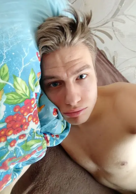 Maksim из Рязани, мне 25, познакомлюсь для общения