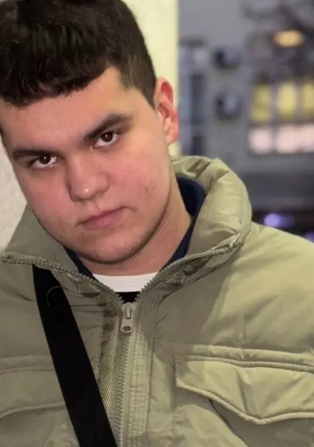 Илья из Воронежа, ищу на сайте знакомства на одну ночь