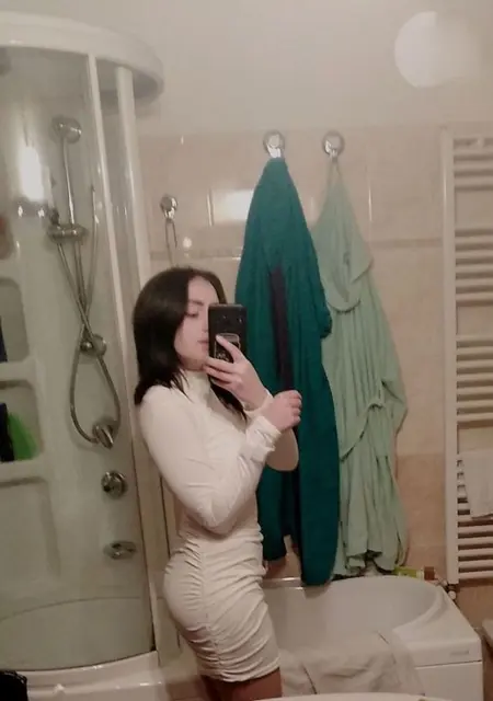 Я Linda, 18, из Рима, ищу знакомство