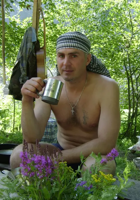 Юстас из Петродворца, ищу на сайте знакомства на одну ночь