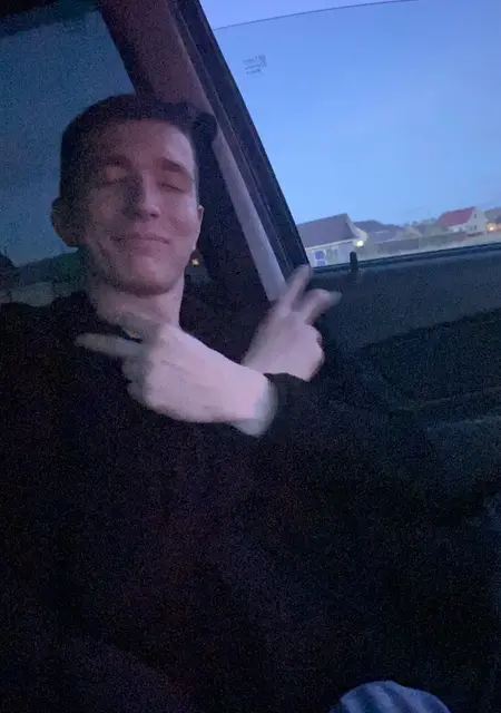 Я Вадим, 24, из Мелеуза, ищу знакомства без обязательств