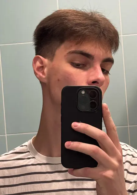 Я Максим, 21, знакомлюсь без обязательств в Владивостоке