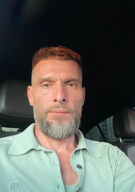 Я Олег, 40, знакомлюсь без обязательств в Набережных Челнах