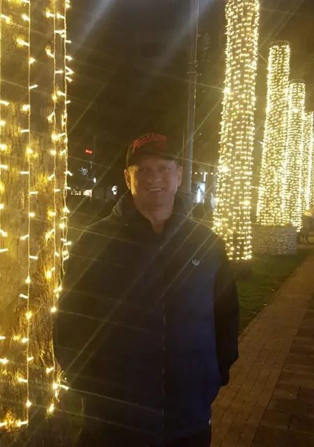 Виктор из Сочи, мне 50, познакомлюсь для общения