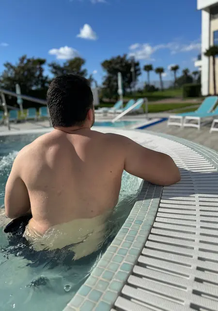 Антон из Краснодара, мне 31, познакомлюсь на одну ночь