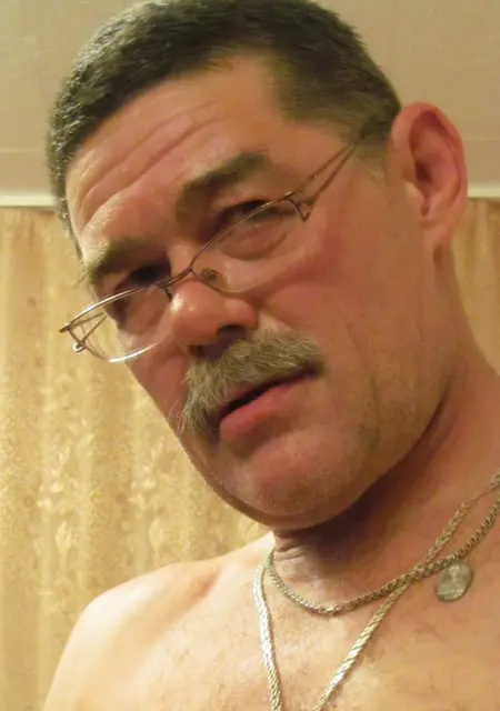 Сержик из Владивостока, мне 65, познакомлюсь на одну ночь