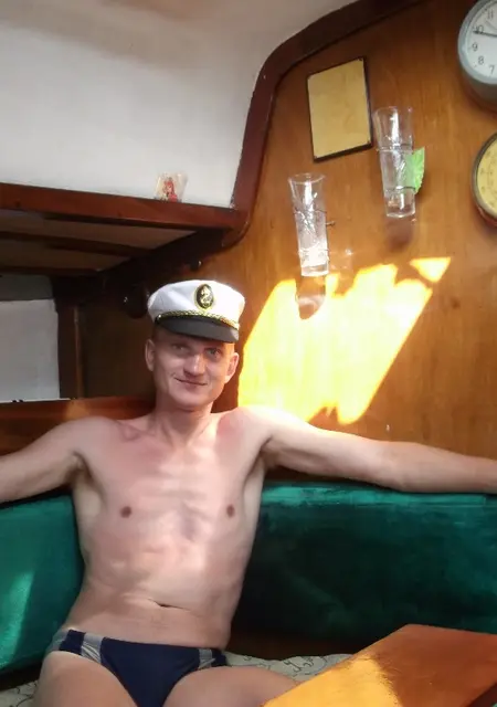Александр из Новогорного, ищу на сайте знакомства на одну ночь