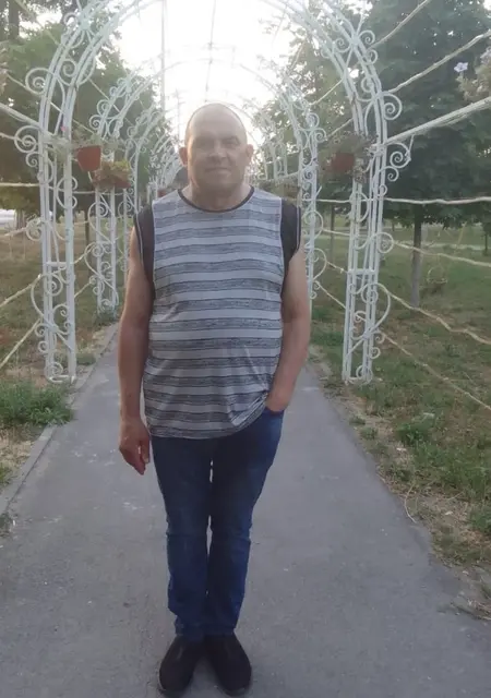Я Александр, 56, из Таганрога, ищу знакомство для дружбы
