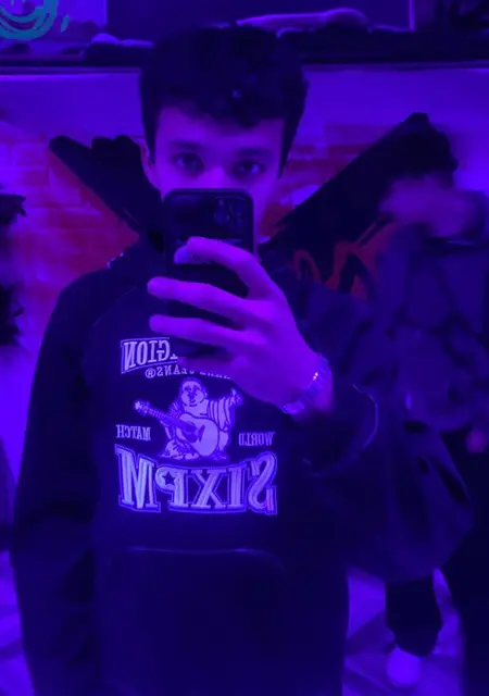 Я Камрон, 18, знакомлюсь для постоянных отношений в Новосибирске