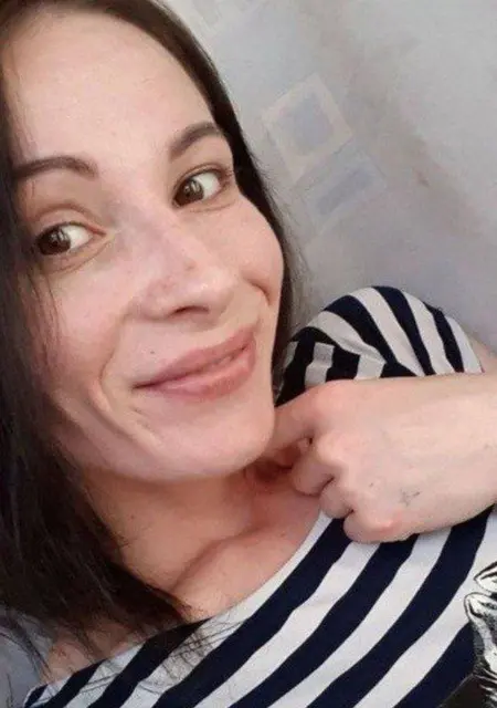 Я Лена, 30, из Санкт-Петербурга, ищу знакомства без обязательств