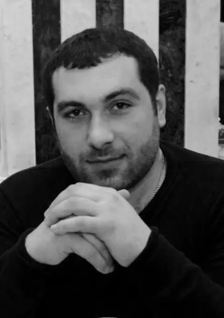 Я Артём, 37, из Владикавказа, ищу знакомства без обязательств