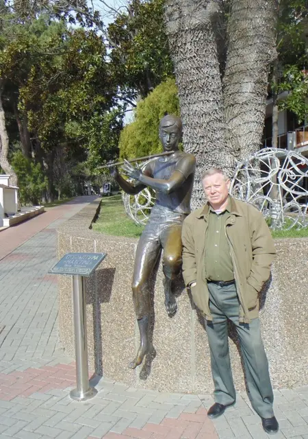 Я Гена, 66, из Армавира, ищу знакомства без обязательств