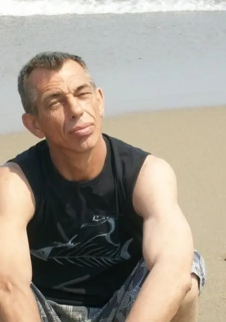 Я Александр, 63, из Южно-Сахалинска, ищу знакомства без обязательств