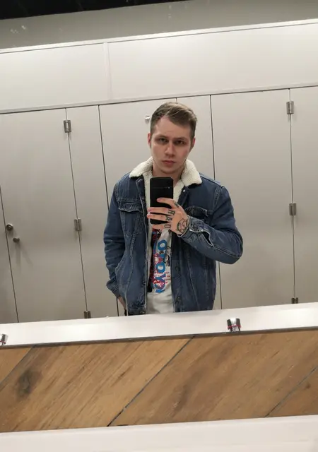 Егор из Омска, ищу на сайте знакомства на одну ночь