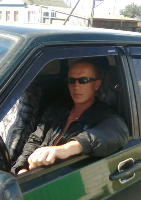 Я Олег, 47, знакомлюсь без обязательств в Ульяновске