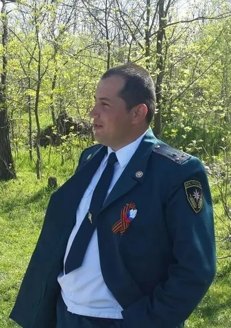 Я Михаил, 34, из Лабинска, ищу знакомства на одну ночь