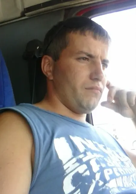 Я Дэнчик, 40, знакомлюсь без обязательств в Колюбакине