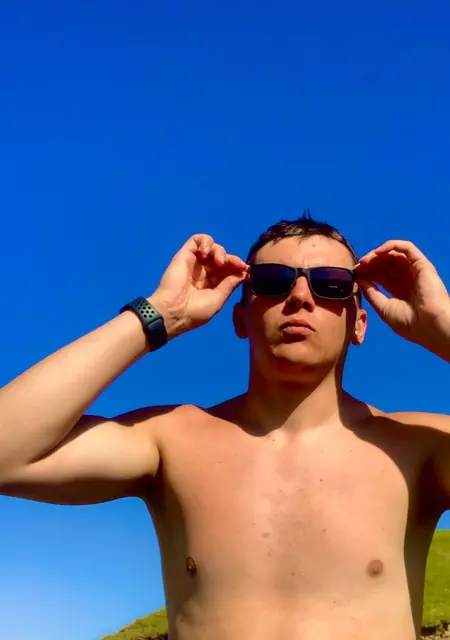 Я Сергей, 26, из Каспийска, ищу знакомства без обязательств