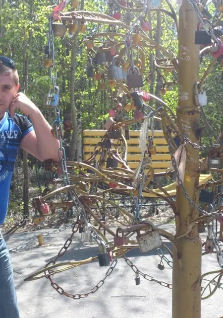 Денис из Салехарда, ищу на сайте знакомства на одну ночь