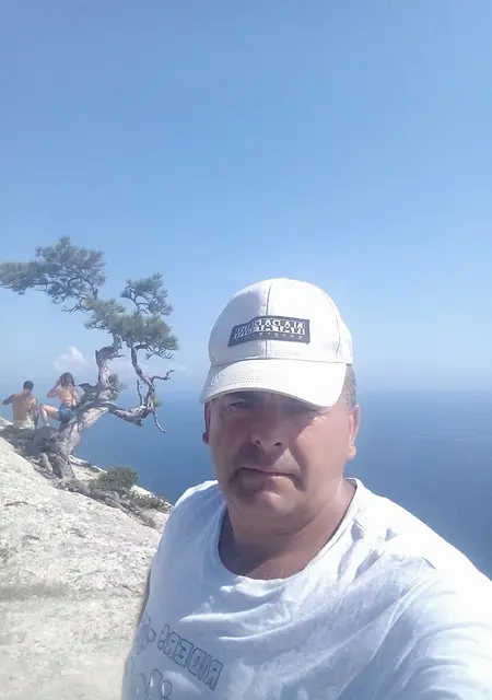 Я Сергей Лавров, 52, из Тамбова, ищу знакомство для постоянных отношений