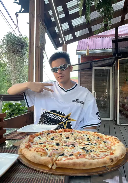 Иван из Пушкина, мне 23, познакомлюсь для открытые отношения