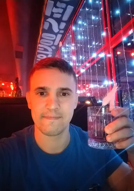 Я Виктор, 30, из Перми, ищу знакомства без обязательств