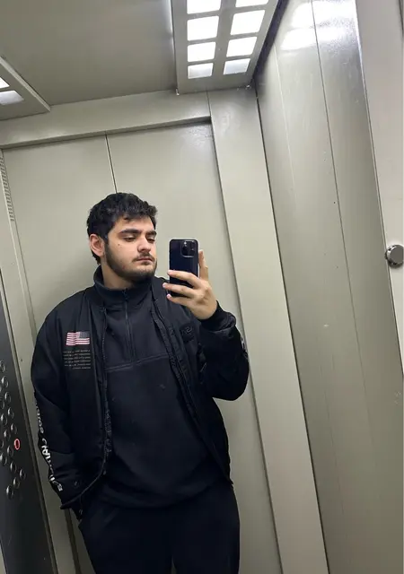 Я Давид, 21, из Орехово-Зуево, ищу знакомства без обязательств