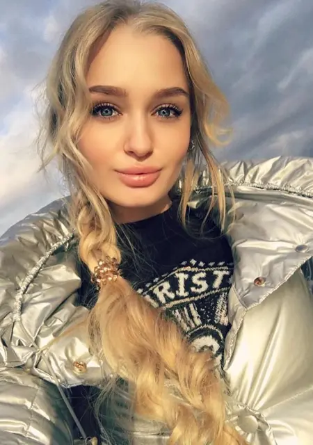 Я Алина, 33, из Кургана, ищу знакомство для приятного времяпровождения