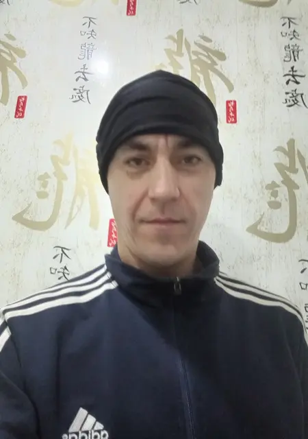 Я Костян, 38, из Ельца, ищу знакомства без обязательств