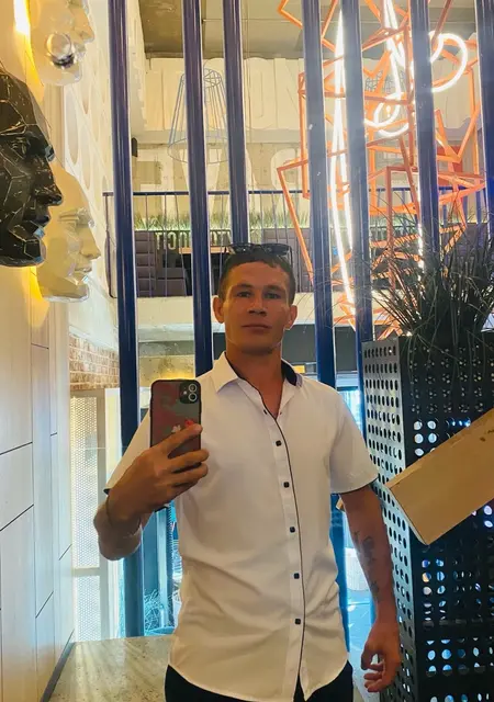 Я Александр, 33, из Санкт-Петербурга, ищу знакомства без обязательств