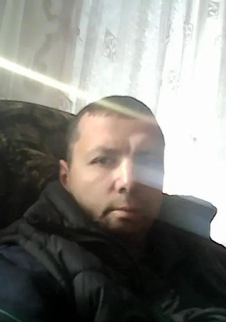 Виктор из Анапы, мне 46, познакомлюсь на одну ночь