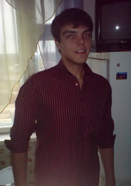 Я Захар, 39, знакомлюсь без обязательств в Ноябрьске