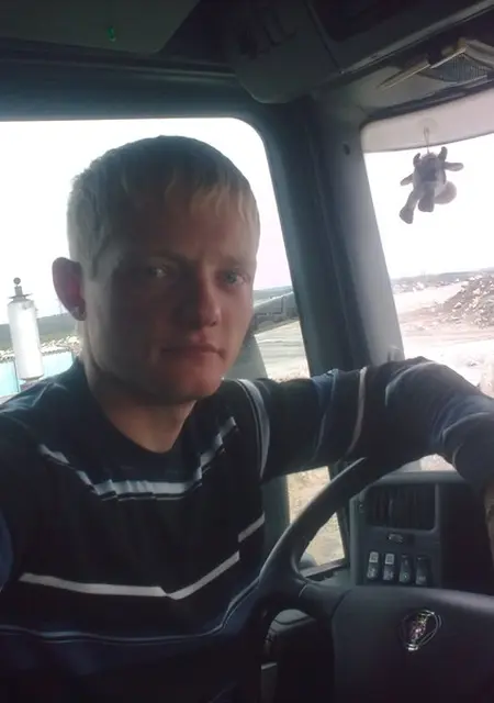 Я Игорь, 40, из Мурманска, ищу знакомство для дружбы