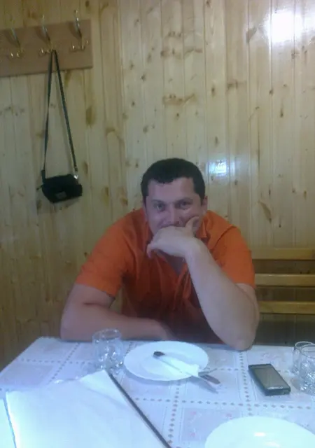 Я Сергей, 39, из Луховиц, ищу знакомства без обязательств