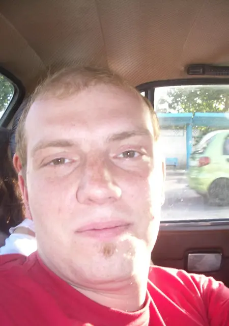 Я Денис, 41, знакомлюсь на одну ночь в Пушкине