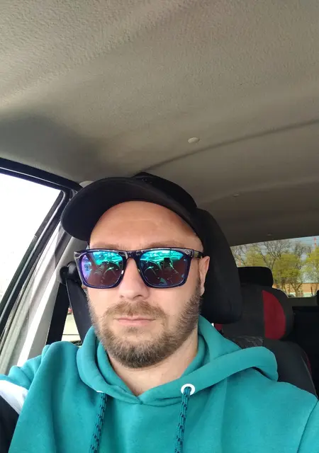 Константин из Таганрога, мне 39, познакомлюсь на одну ночь