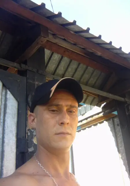 Макс из Лангепаса, мне 40, познакомлюсь на одну ночь