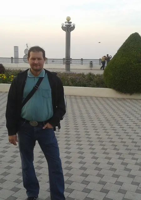 Максим из Анапы, мне 48, познакомлюсь для дружбы