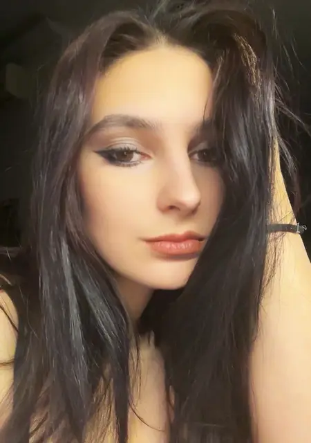 Я Диана, 18, из Москвы, ищу знакомство для приятного времяпровождения