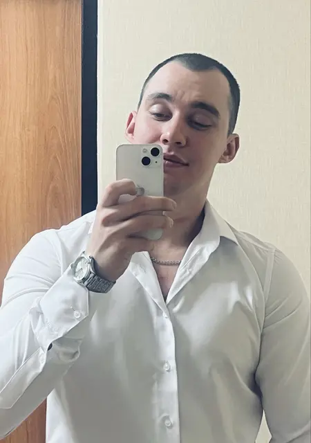 Я Денис, 21, знакомлюсь для общения в Оренбурге