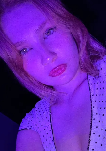 Я Анастасия, 19, из Санкт-Петербурга, ищу знакомства без обязательств
