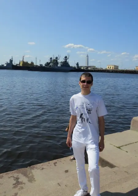 Я Дима, 45, из Сертолова, ищу знакомства без обязательств