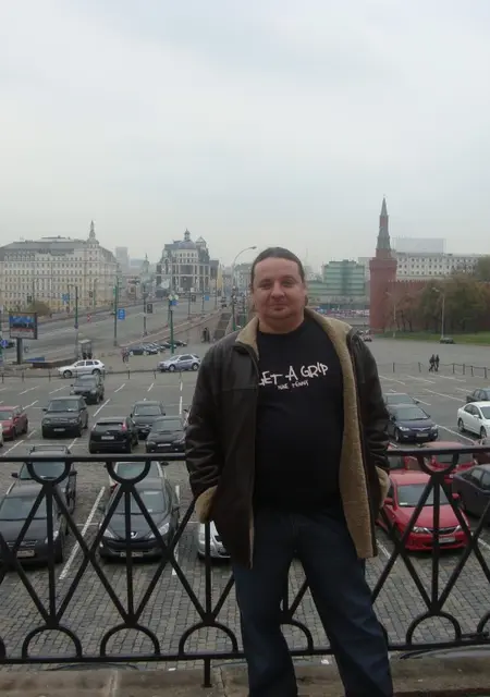 Я Олег, 55 років з Херсона, шукаю знайомства без зобов'язань