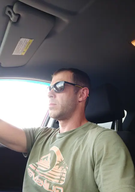 Евгений из Чапаевска, мне 41, познакомлюсь на одну ночь