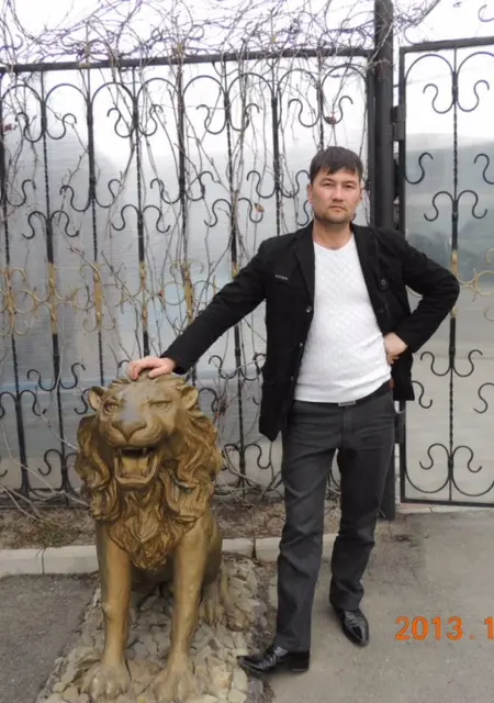 Я Азиз, 38, из Артема, ищу знакомство для вирта