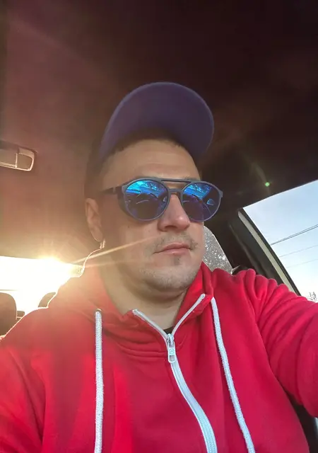 Денис из Таганрога, ищу на сайте общение